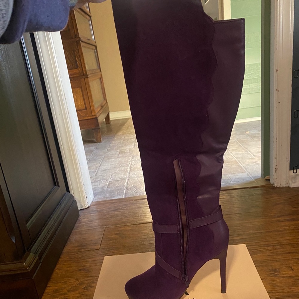 Shoes - Picture 4 of 7